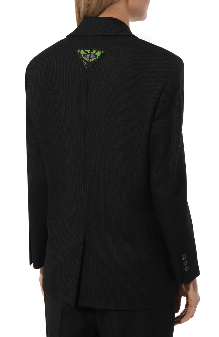 Женский шерстяной жакет PRADA черного цвета, арт. P599L-1ZM7-F0002-212 | Фото 4 (Материал внешний: Шерсть; Длина (для топов): Удлиненные; Рукава: Длинные; 1-2-бортные: Однобортные; Женское Кросс-КТ: Жакет-одежда; Стили: Классический; Автоматизация состава: Проставлено; Автоматизация ТО: Проставлено)
