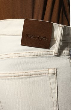 Мужские джинсы TOM FORD кремвого цвета, арт. BUJ32/TFD002 | Фото 5 (Силуэт М (брюки): Прямые; Кросс-КТ: Деним; Региональные ограничения белый список (Axapta Mercury): RU; Материал сплава: Проставлено; Нос: Не проставлено; Материал внешний: Хлопок)