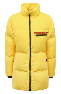 Женский пуховик prada linea rossa PRADA желтого цвета, арт. 29X688-1VL2-F0010-192 | Фото 1 (Рукава: Длинные; Длина (верхняя одежда): Короткие; Материал внешний: Синтетический материал; Стили: Спорт-шик; Материал сплава: Проставлено; Драгоценные камни: Проставлено; Региональные ограничения белый список (Axapta Mercury): Не проставлено; Кросс-КТ: Пуховик)