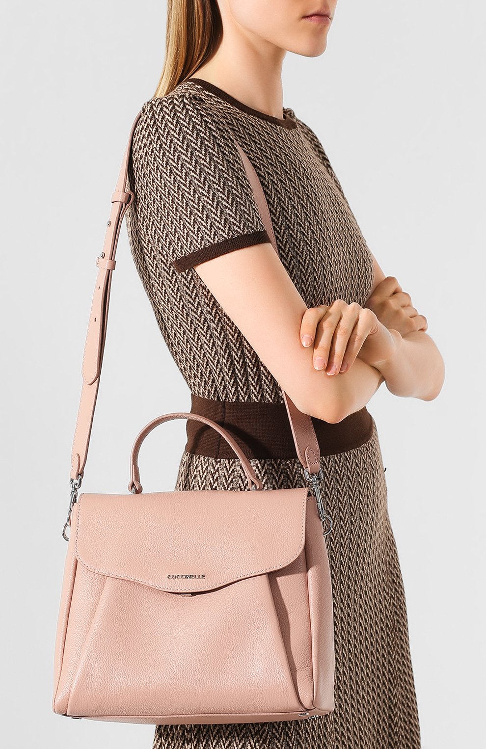 Сумка andromeda COCCINELLE розового цвета по цене 38300 руб., арт. E1 ER5 18 01 01, фото 5 Сумка andromeda COCCINELLE, арт. E1 ER5 18 01 01, фото 5