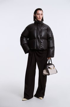Женский пуховик STELLA MCCARTNEY коричневого цвета, арт. 680119/3BU393 | Фото 6 (Длина (верхняя одежда): Короткие; Материал подклада: Вискоза; Рукава: Длинные; Материал сплава: Проставлено; Материал внешний: Синтетический материал; Драгоценные камни: Проставлено; Стили: Кэжуэл; Кросс-КТ: Пуховик)