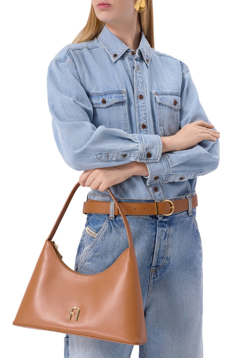 Женская сумка furla diamante small FURLA светло-коричневого цвета, арт. WB00782/AX0733 | Фото 2 (Материал сплава: Проставлено; Драгоценные камни: Проставлено; Материал: Натуральная кожа; Размер: small)
