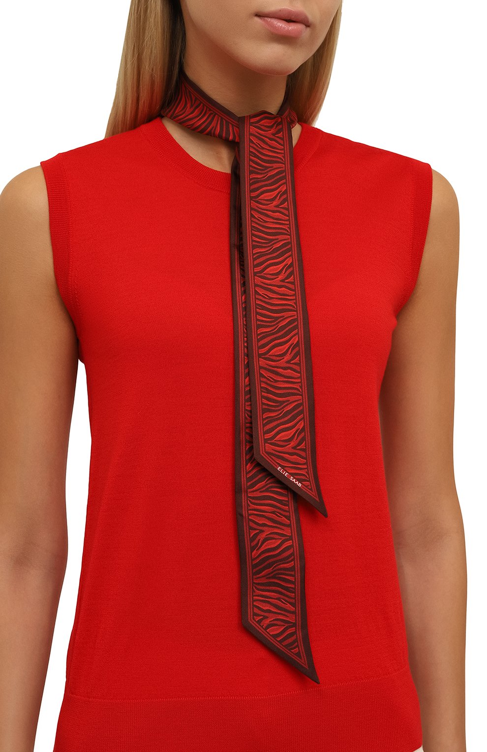 Шелковый шарф-твилли ELIE SAAB красного цвета по цене 10800 руб., арт. SE5120SS399, фото 2 Шелковый шарф-твилли ELIE SAAB, арт. SE5120SS399, фото 2