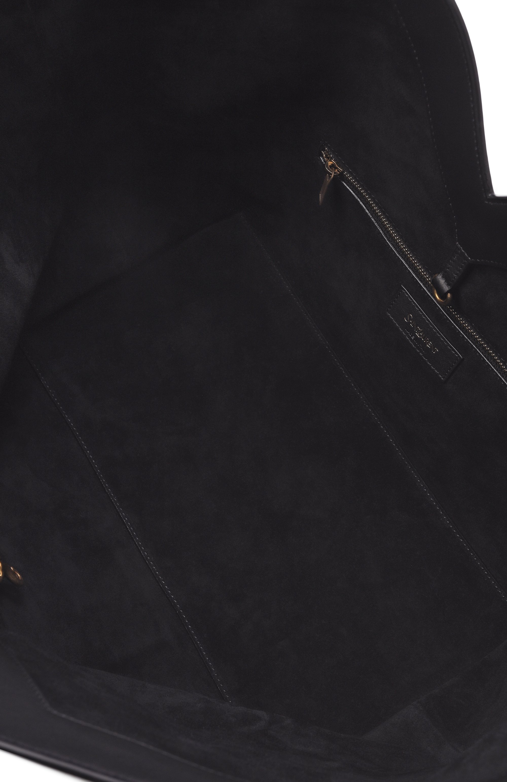 Сумка-тоут y small SAINT LAURENT черного цвета по цене 446500 руб., арт. 835274/AAEB3, фото 5 Сумка-тоут y small SAINT LAURENT, арт. 835274/AAEB3, фото 5