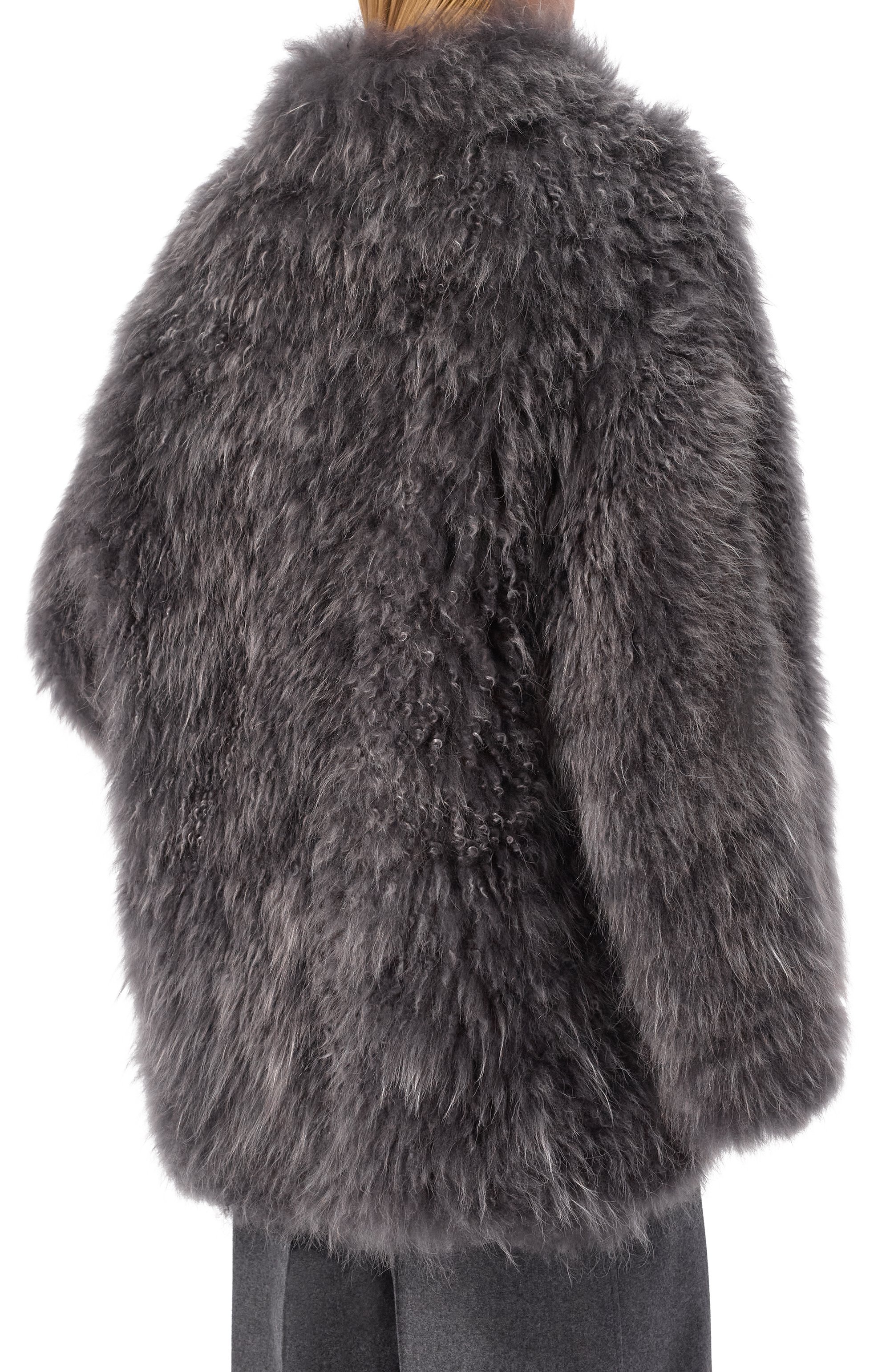 Шуба из козлика GIORGIO ARMANI серого цвета по цене 1215000 руб., арт. GW003147/AF24741, фото 4 Шуба из козлика GIORGIO ARMANI, арт. GW003147/AF24741, фото 4