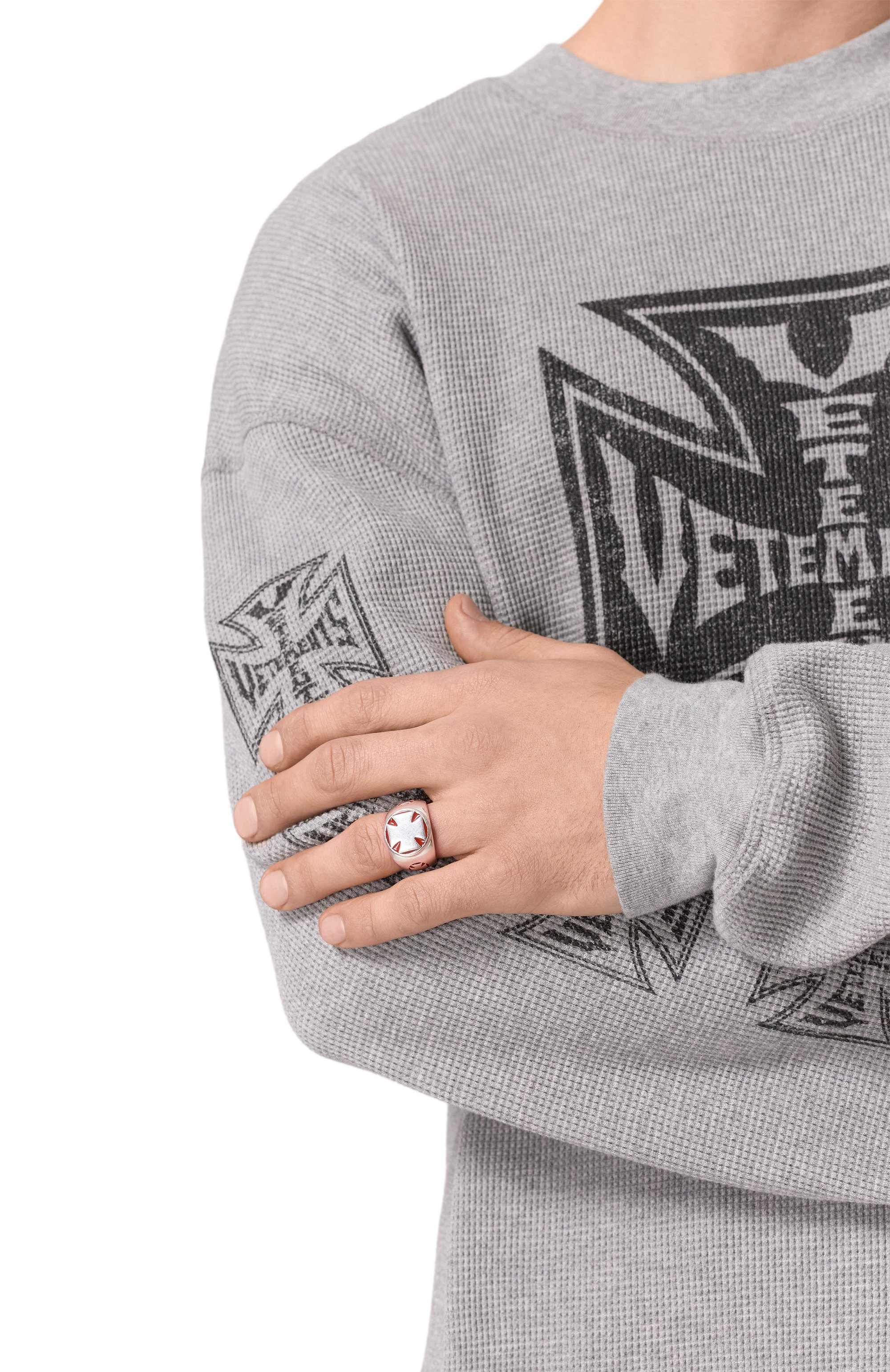Кольцо VETEMENTS серебряного цвета по цене 69950 руб., арт. UE76RI318S/5101 BRASS, фото 2 Кольцо VETEMENTS, арт. UE76RI318S/5101 BRASS, фото 2