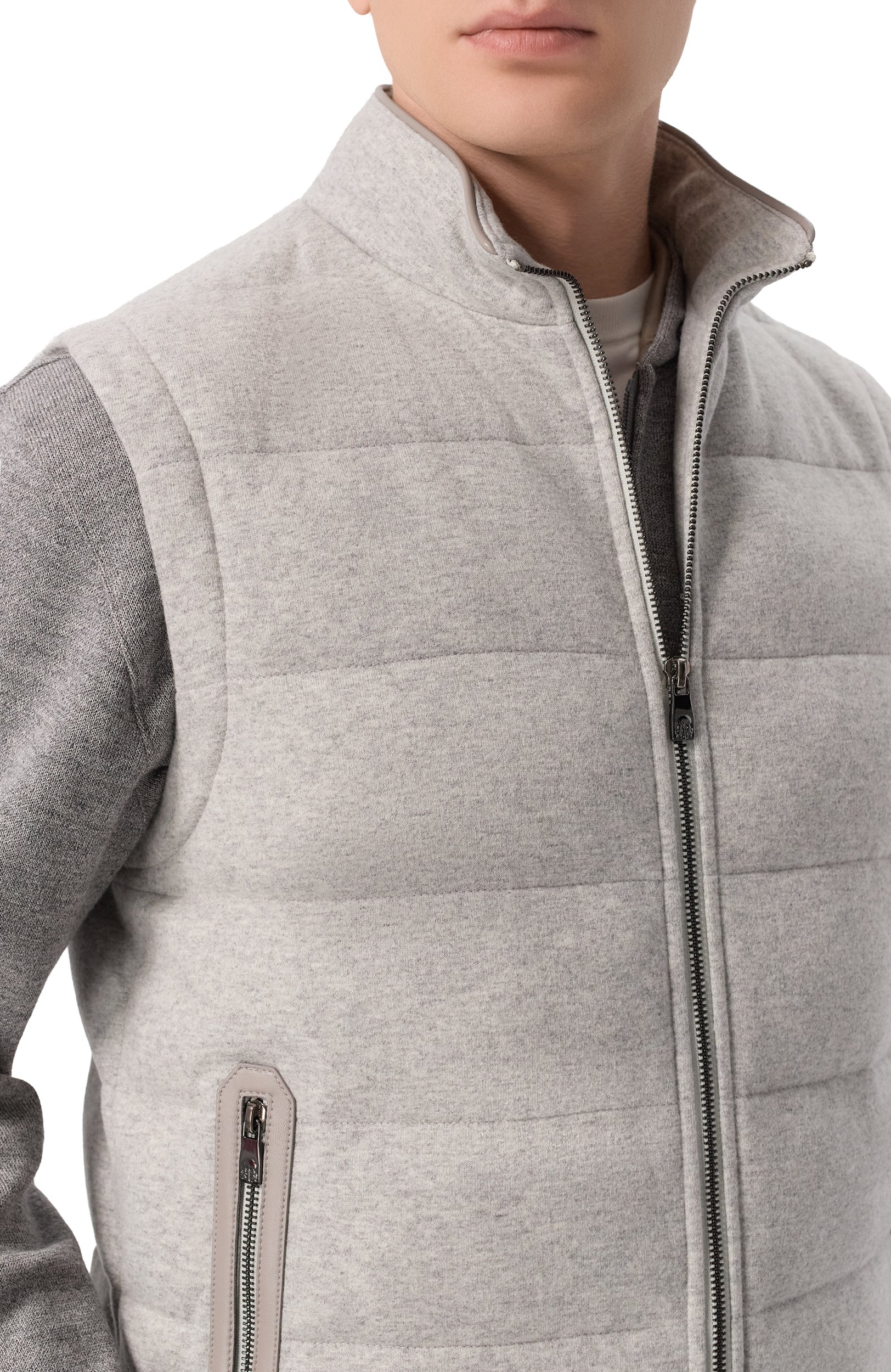 Утепленный жилет CORNELIANI светло-серого цвета по цене 118000 руб., арт. 28C5U0/2A20111, фото 5 Утепленный жилет CORNELIANI, арт. 28C5U0/2A20111, фото 5