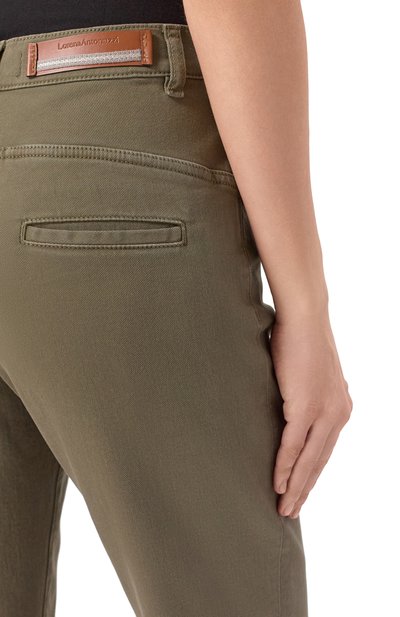 Джинсы LORENA ANTONIAZZI хаки цвета по цене 57550 руб., арт. PA19E/4049, фото 5 Джинсы LORENA ANTONIAZZI, арт. PA19E/4049, фото 5