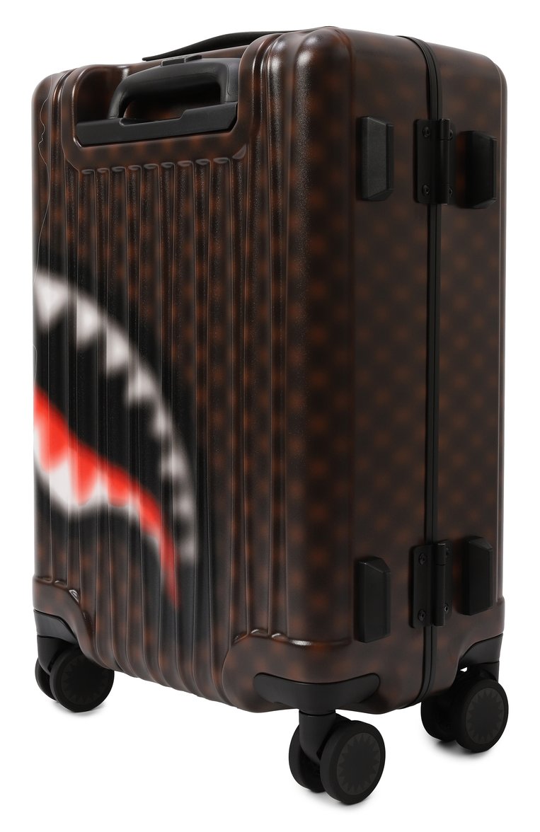 Детский чемодан SPRAYGROUND коричневого цвета, арт. 910CL238NSZ | Фото 2 (Материал: Текстиль; Материал сплава: Проставлено; Нос: Не проставлено)