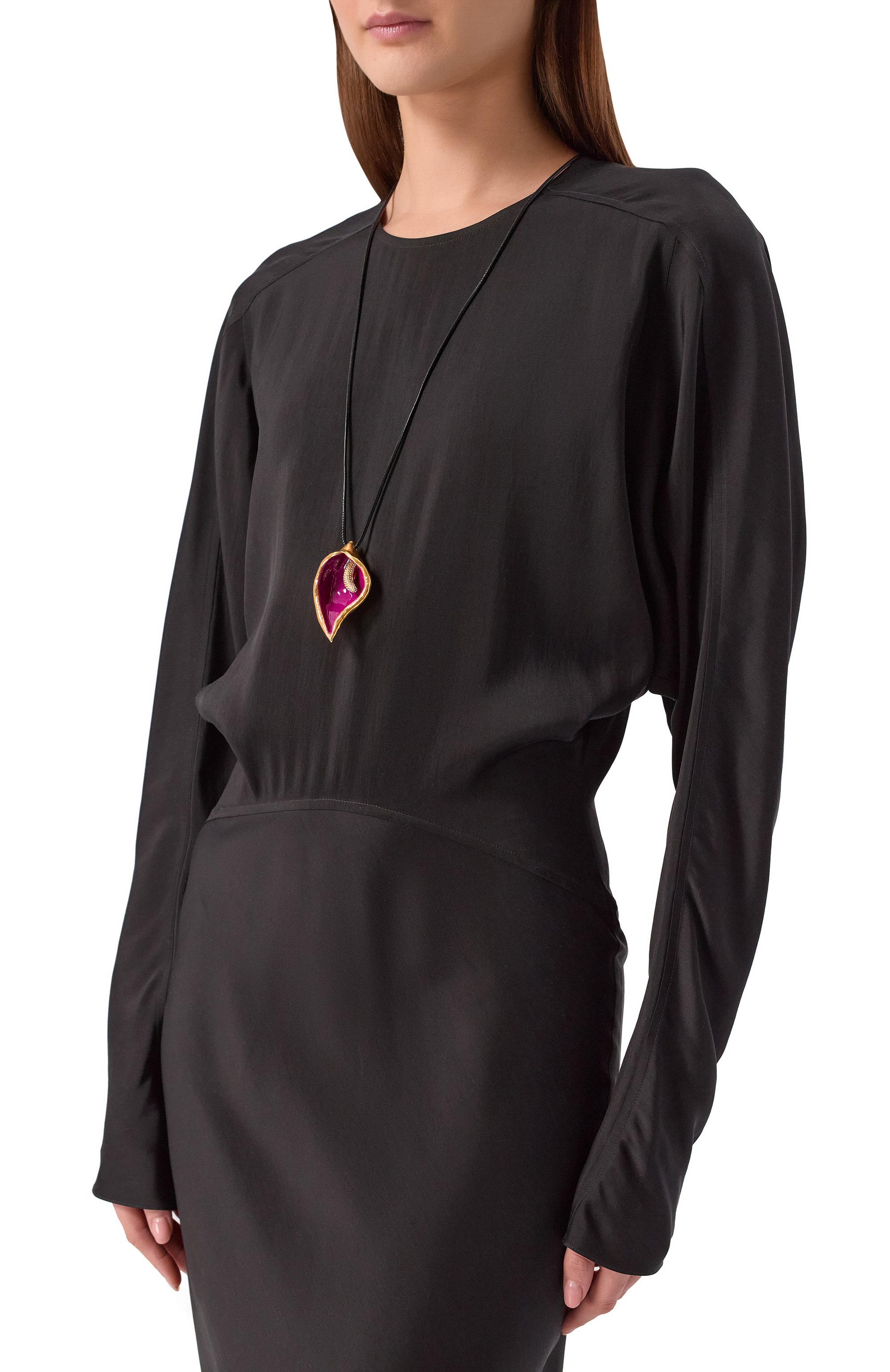 Кулон NINA RICCI фиолетового цвета по цене 78650 руб., арт. 26PBB0205/MET027, фото 2 Кулон NINA RICCI, арт. 26PBB0205/MET027, фото 2