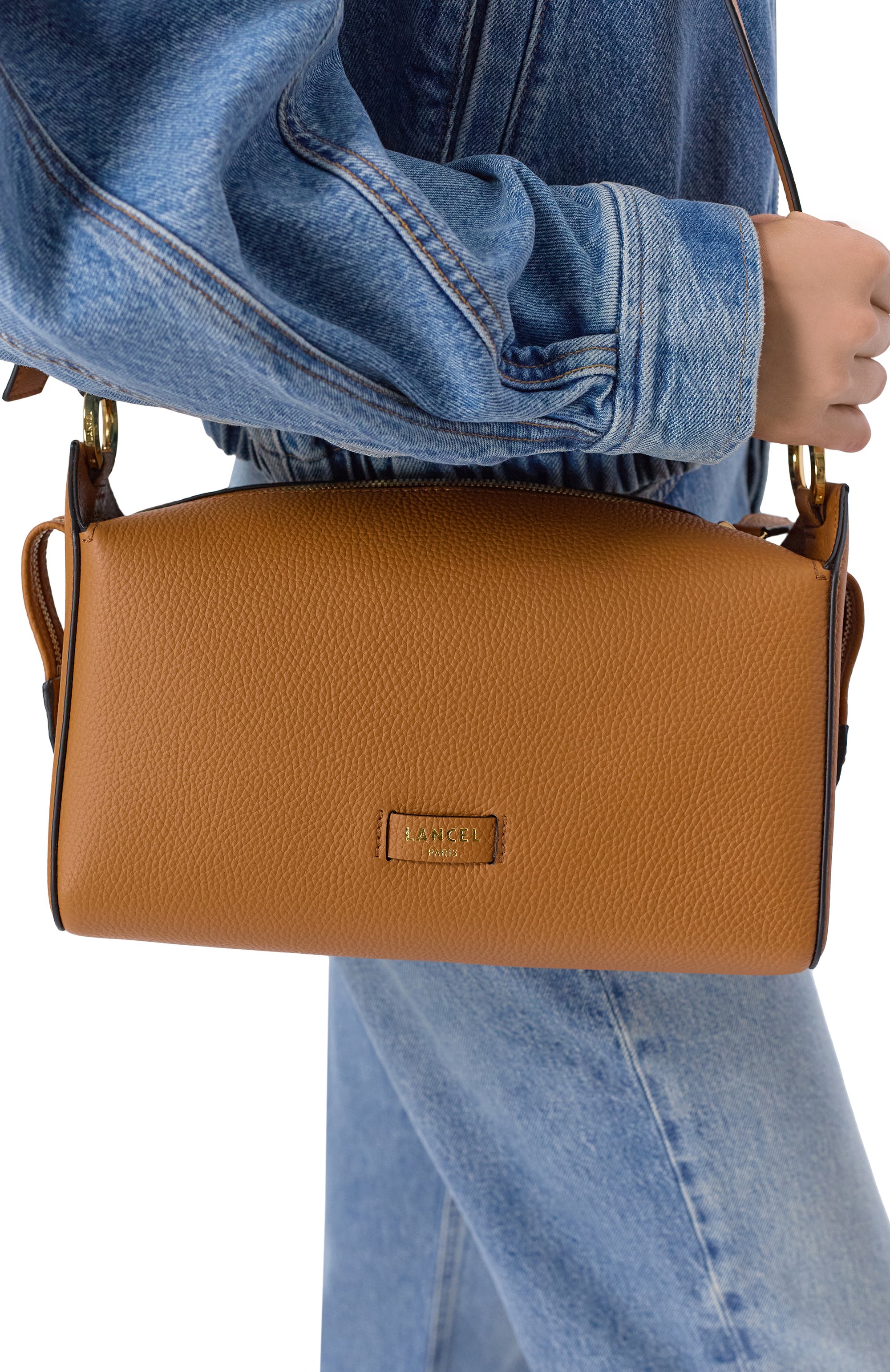 Сумка louison medium LANCEL светло-коричневого цвета по цене 67050 руб., арт. A14227, фото 2 Сумка louison medium LANCEL, арт. A14227, фото 2