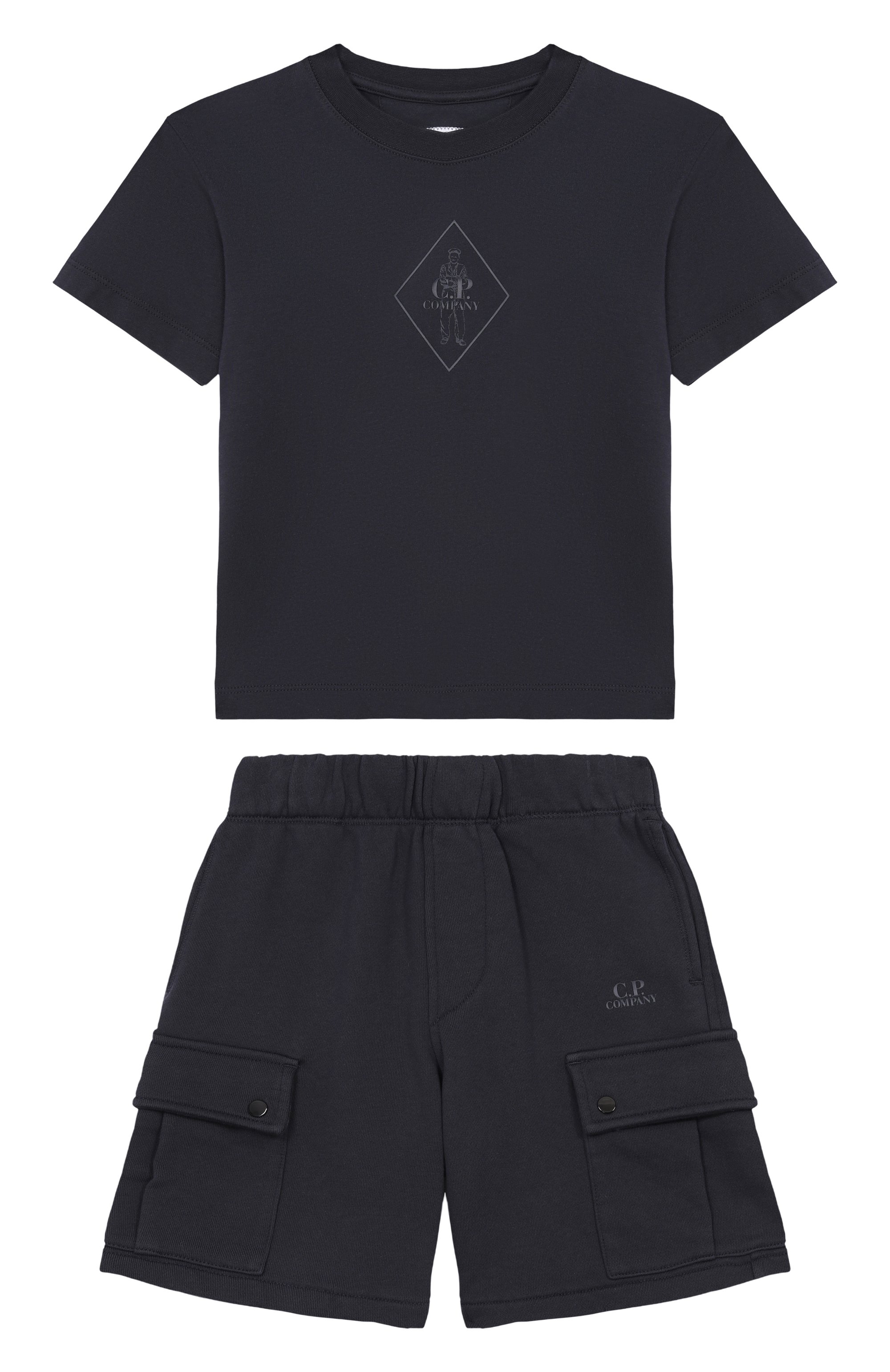 Комплект из футболки и шорт C.P. COMPANY темно-синего цвета по цене 28400 руб., арт. CUG006/LAA17_001, фото 1 Комплект из футболки и шорт C.P. COMPANY, арт. CUG006/LAA17_001, фото 1