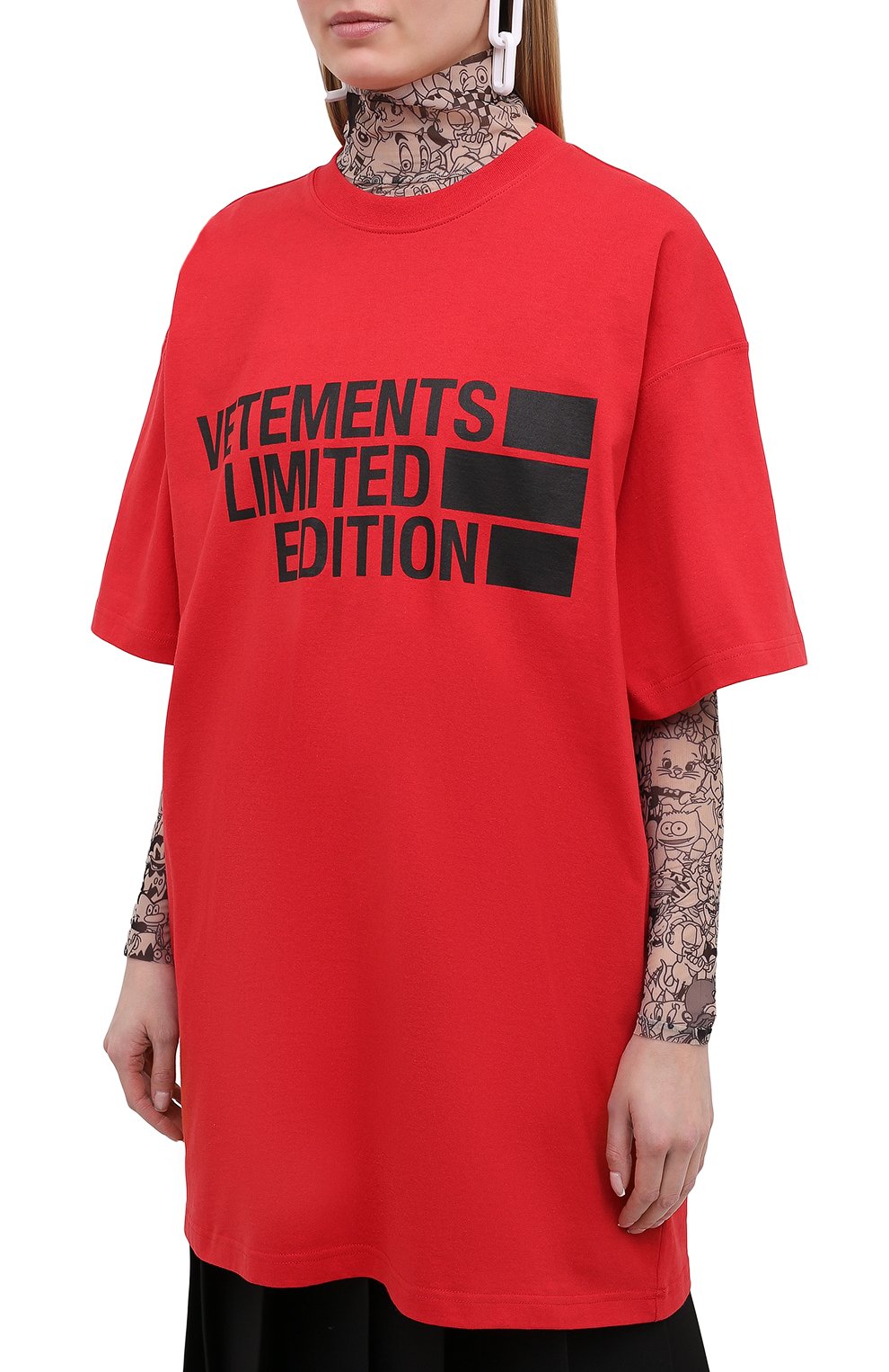 Хлопковая футболка VETEMENTS кораллового цвета по цене 47450 руб., арт. UE51TR810R 1611/W, фото 3 Хлопковая футболка VETEMENTS, арт. UE51TR810R 1611/W, фото 3