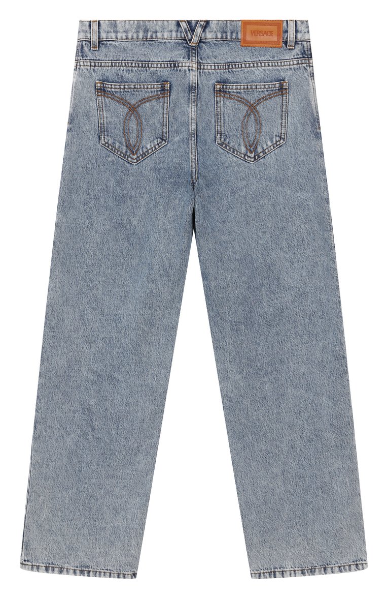 Детские джинсы VERSACE голубого цвета, арт. 1018319/1A13119/8A-14A | Фото 2 (Нос: Не проставлено; Материал внешний: Хлопок; Детали: Потертости; Автоматизация состава: Проставлено; Ростовка одежда: 8 лет | 128 см, 10 - 11 лет | 140 - 146см, 12 лет | 152 см, 16 лет | 164 см)