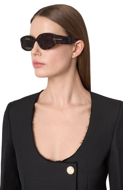 Женские солнцезащитные очки TOM FORD коричневого цвета, арт. TF1187 52N | Фото 2 (Нос: Не проставлено)