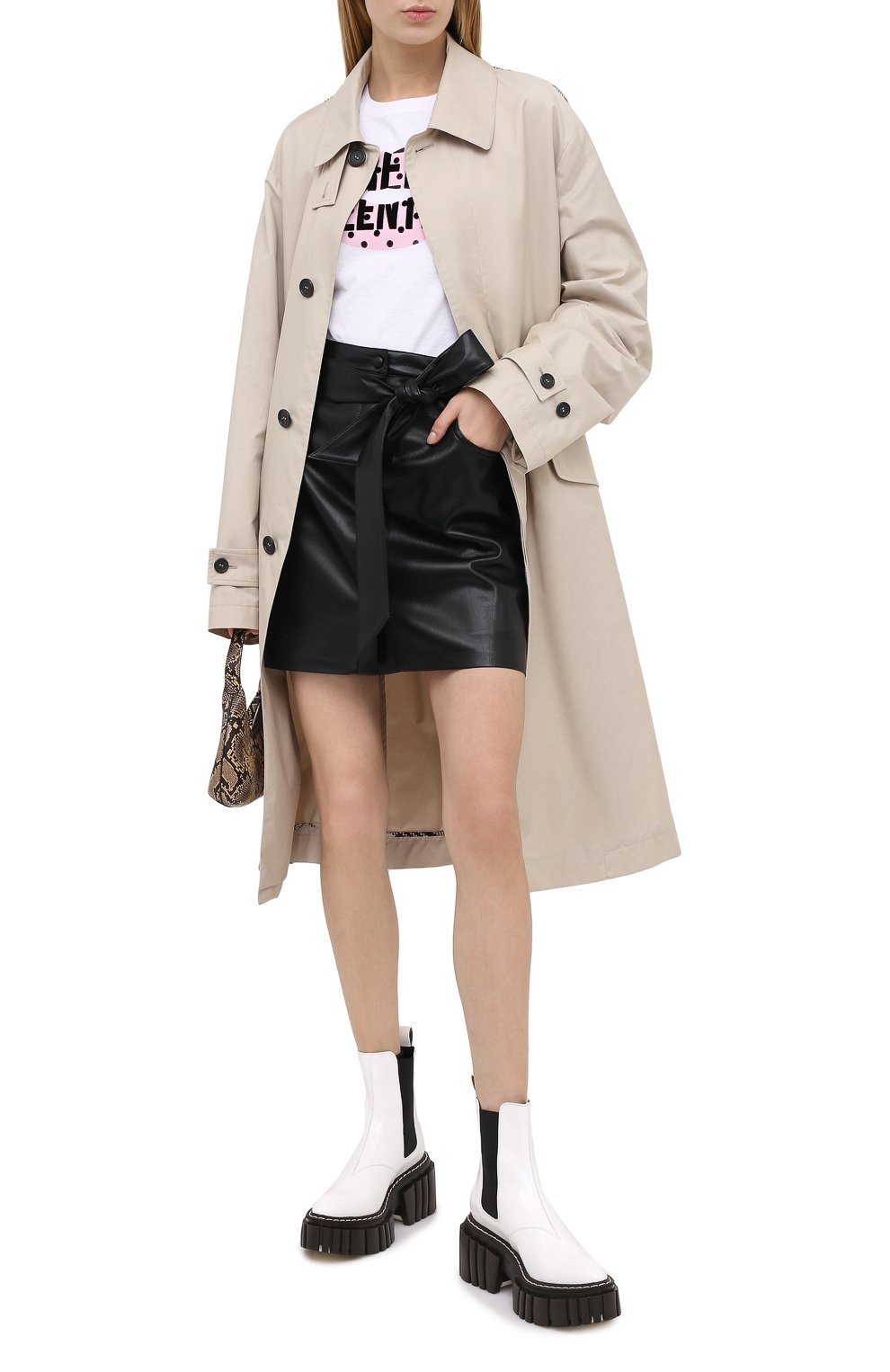 Хлопковая футболка REDVALENTINO белого цвета по цене 15800 руб., арт. UR0MG07Y/5JL, фото 2 Хлопковая футболка REDVALENTINO, арт. UR0MG07Y/5JL, фото 2