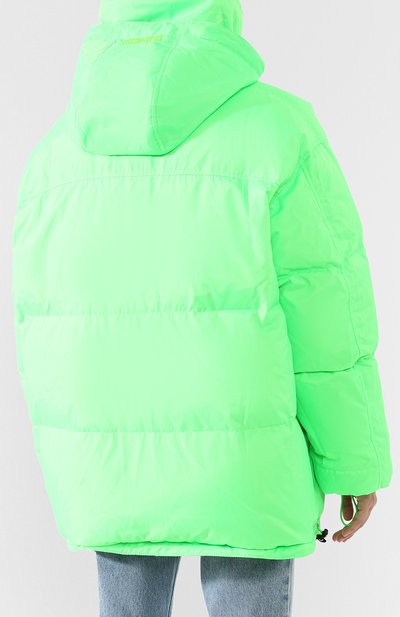 Пуховик VETEMENTS зеленого цвета по цене 147000 руб., арт. UAH20JA800/W, фото 4 Пуховик VETEMENTS, арт. UAH20JA800/W, фото 4