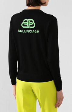 Женский шерстяной пуловер BALENCIAGA черного цвета, арт. 583093/T1439 | Фото 4 (Материал внешний: Шерсть; Рукава: Длинные; Длина (для топов): Стандартные; Материал сплава: Проставлено; Женское Кросс-КТ: Пуловер-одежда; Драгоценные камни: Проставлено; Стили: Кэжуэл)