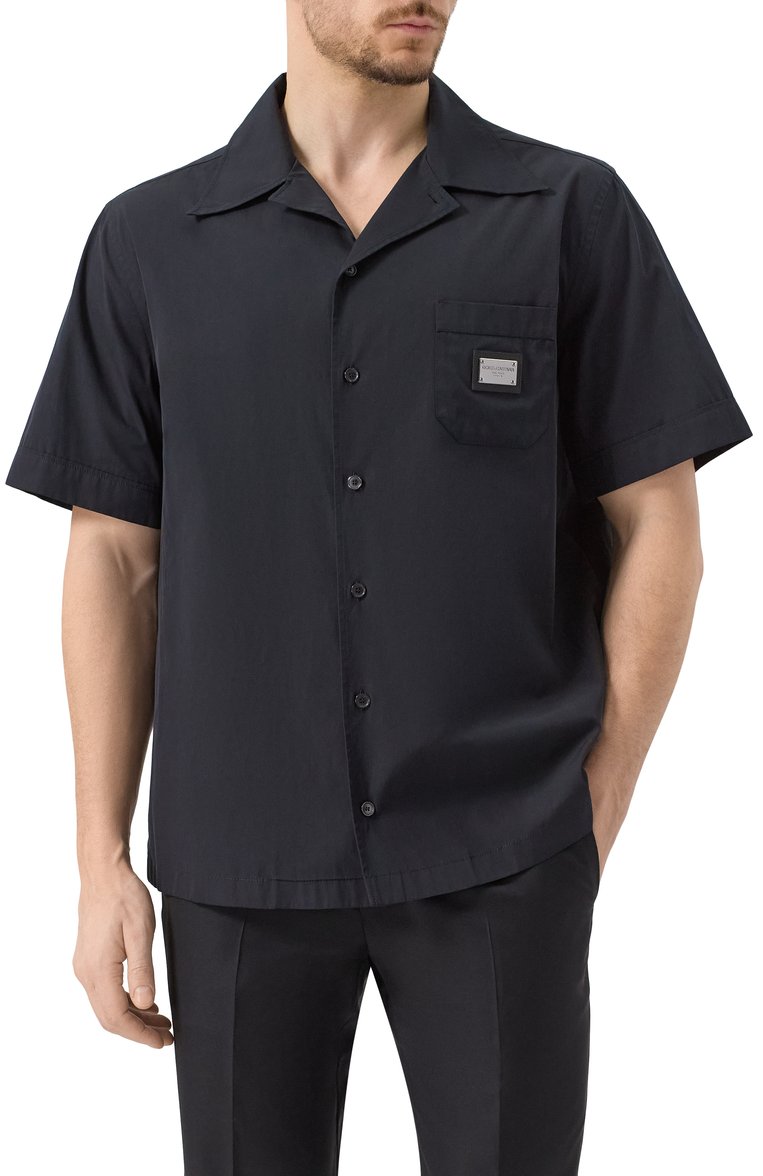 Мужская хлопковая рубашка DOLCE & GABBANA черного цвета, арт. G5JH9T/GF855 | Фото 3 (Рукава: Короткие; Материал сплава: Проставлено; Длина (для топов): Стандартные; Материал внешний: Хлопок; Драгоценные камни: Проставлено; Стили: Минимализм; Принт: Однотонные; Случай: Повседневный; Воротник: Отложной)