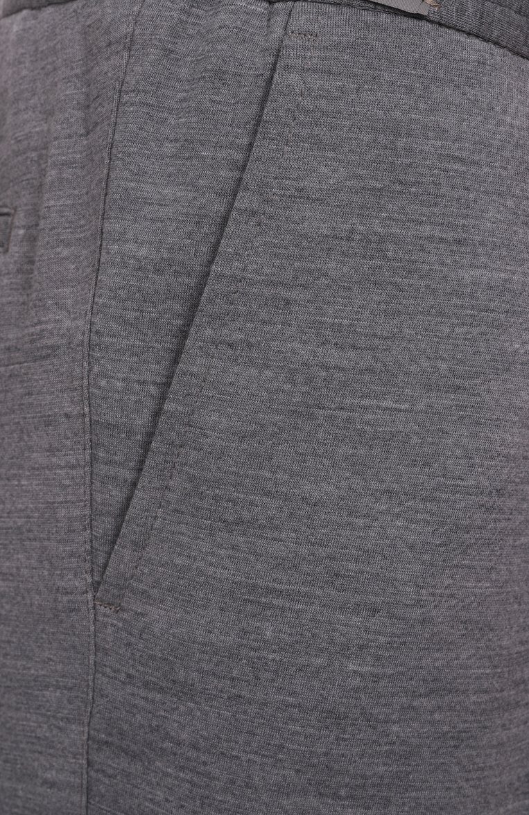 Мужские брюки из шерсти и хлопка CORNELIANI серого цвета, арт. 254L19-2518800 | Фото 6 (Материал внешний: Шерсть, Хлопок; Длина (брюки, джинсы): Стандартные; Случай: Повседневный; Стили: Кэжуэл; Автоматизация состава: Проставлено; Автоматизация ТО: Проставлено)