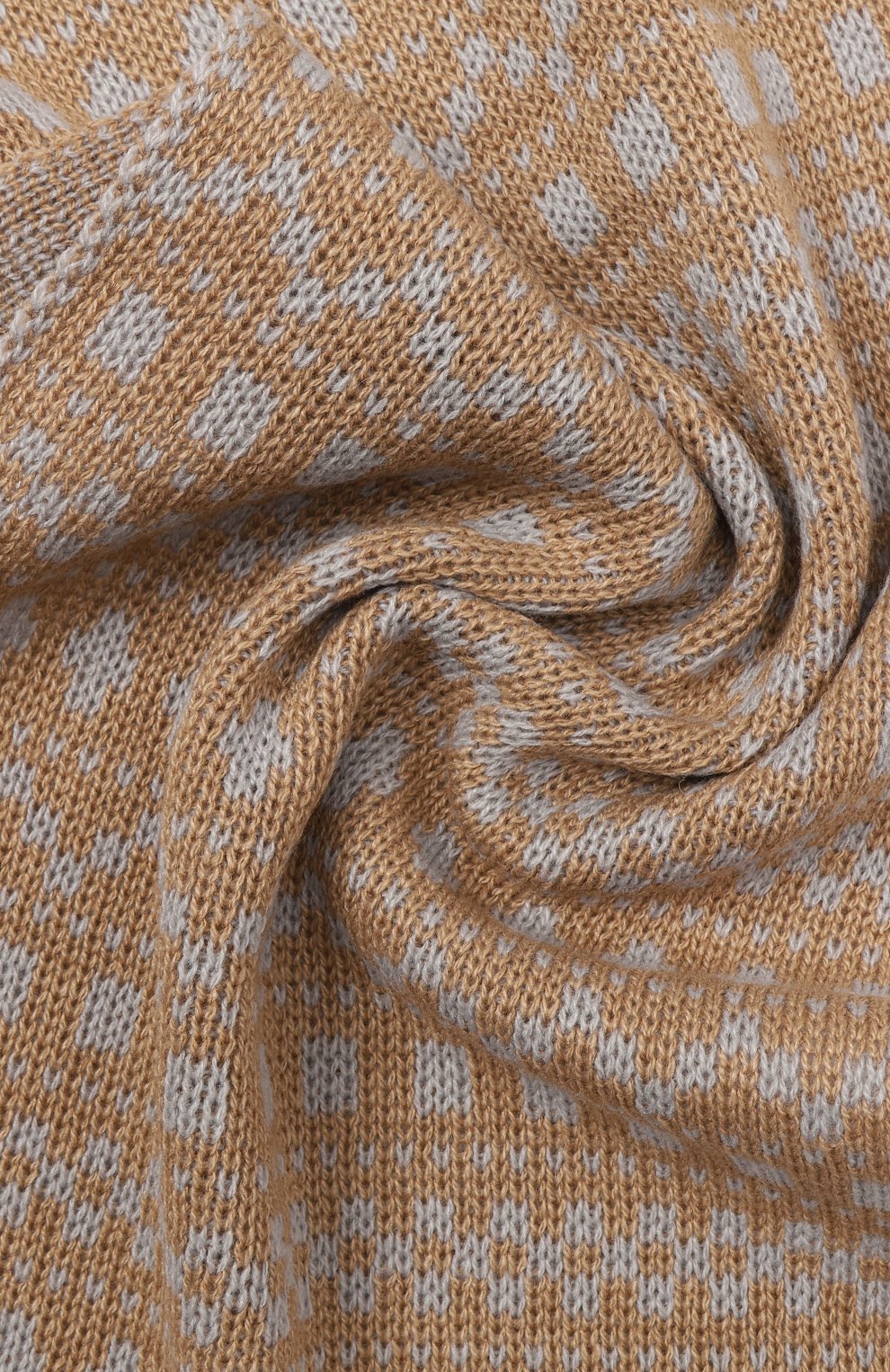 Капюшон A.T.T. бежевого цвета по цене 8060 руб., арт. 2386/212, фото 3 Капюшон A.T.T., арт. 2386/212, фото 3