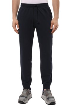 Мужские хлопковые джоггеры EMPORIO ARMANI темно-синего цвета, арт. 111690/4R566 | Фото 3 (Материал внешний: Хлопок; Драгоценные камни: Проставлено; Длина (брюки, джинсы): Стандартные; Материал сплава: Проставлено; Силуэт М (брюки): Джоггеры; Стили: Спорт-шик)