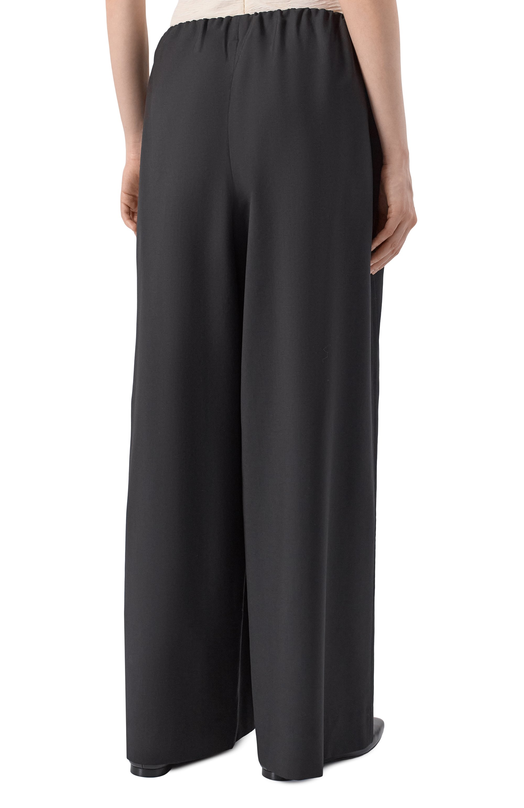 Шерстяные брюки TOTEME черного цвета по цене 58750 руб., арт. 261-WRB0343-FB0552, фото 3 Шерстяные брюки TOTEME, арт. 261-WRB0343-FB0552, фото 3