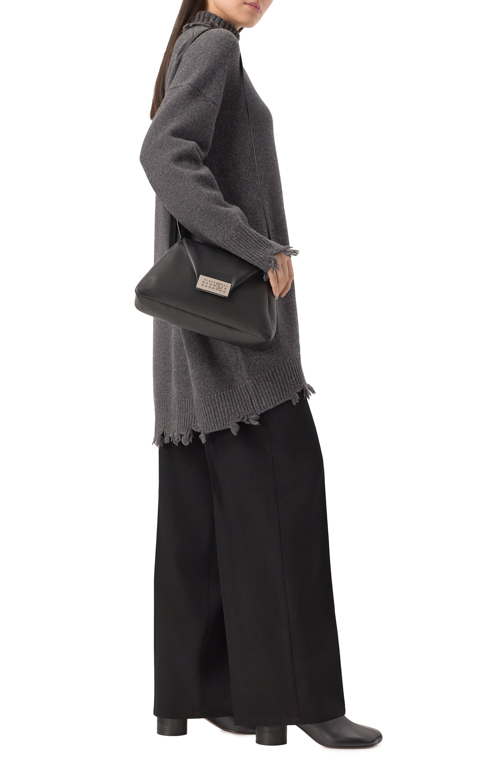 Сумка numeric medium MM6 черного цвета по цене 108000 руб., арт. SB5ZH0020/P7258, фото 7 Сумка numeric medium MM6, арт. SB5ZH0020/P7258, фото 7