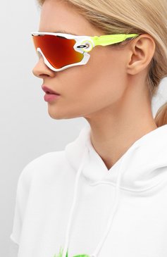 Женские солнцезащитные очки OAKLEY желтого цвета, арт. 9290-929058 | Фото 2 (Кросс-КТ: С/з-унисекс; Региональные ограничения белый список (Axapta Mercury): RU; Тип очков: С/з; Очки форма: Маска; Оптика Гендер: оптика-унисекс)