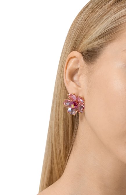 Женские серьги idyllia SWAROVSKI розового цвета, арт. 5650563 | Фото 2 (Нос: Не проставлено; Материал сплава: Проставлено; Материал: Кристаллы, Металл)