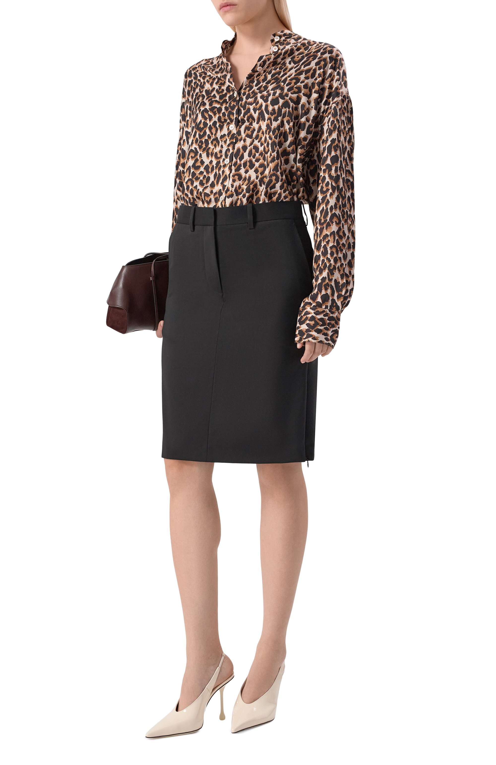 Рубашка из вискозы NOBLE&BRULEE леопардового цвета по цене 46000 руб., арт. NB10/190523/7243, фото 2 Рубашка из вискозы NOBLE&BRULEE, арт. NB10/190523/7243, фото 2