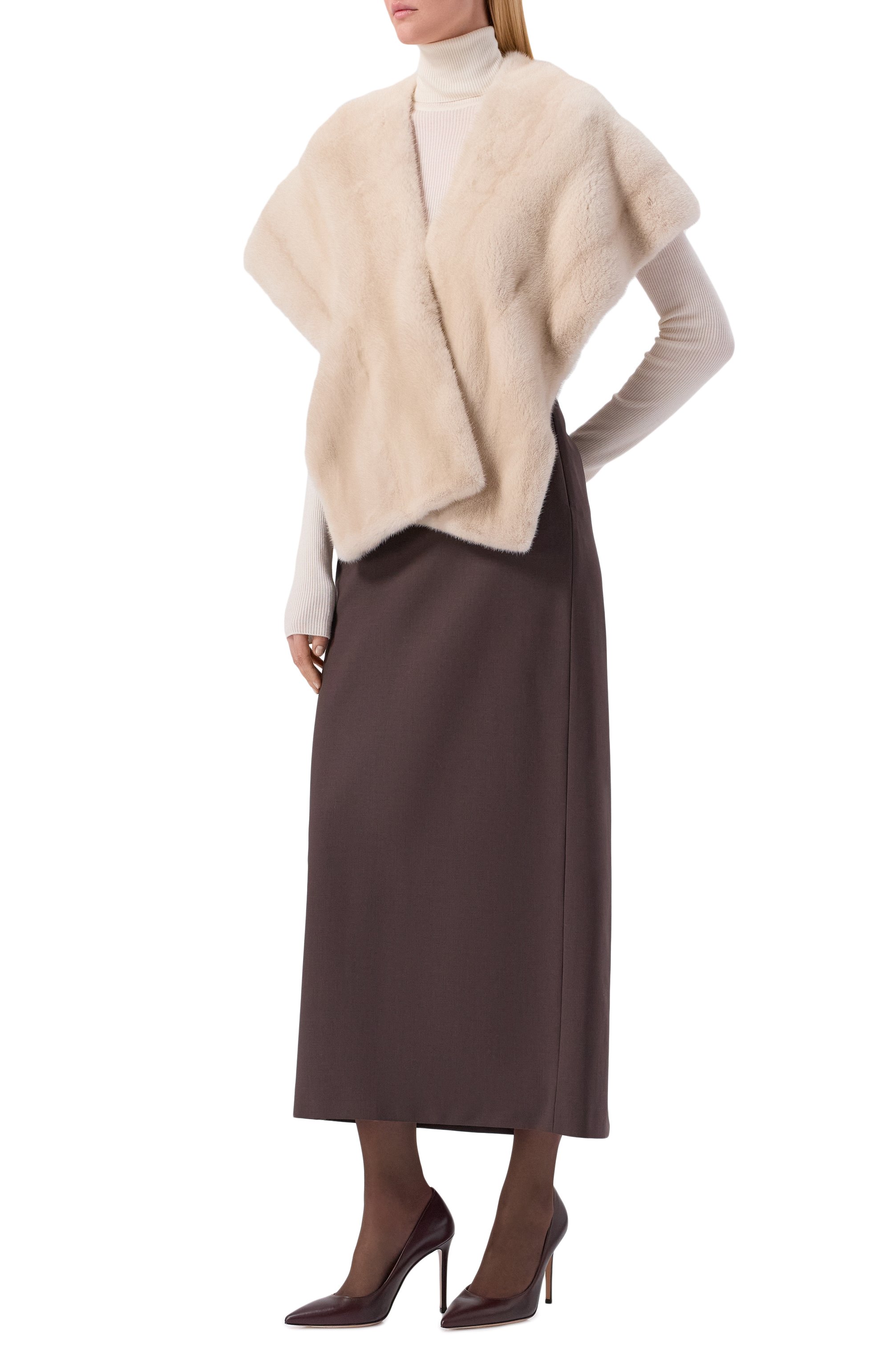 Пелерина из норки VICTORIA KUSENKOVA светло-бежевого цвета по цене 638000 руб., арт. 551200012027, фото 2 Пелерина из норки VICTORIA KUSENKOVA, арт. 551200012027, фото 2