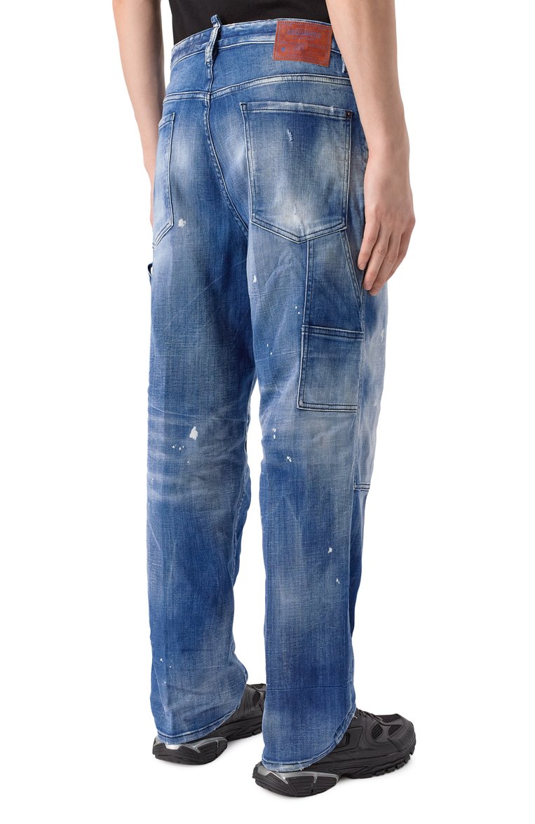 Мужские джинсы carpenter DSQUARED2 синего цвета, арт. S74LB1643/S30342 | Фото 4 (Материал внешний: Хлопок, Деним; Длина (брюки, джинсы): Стандартные; Кросс-КТ: Деним; Детали: Делаве, Потертости; Стили: Кэжуэл, Streetwear; Силуэт М (брюки): Широкие; Автоматизация ТО: Проставлено; Автоматизация состава: Проставлено)