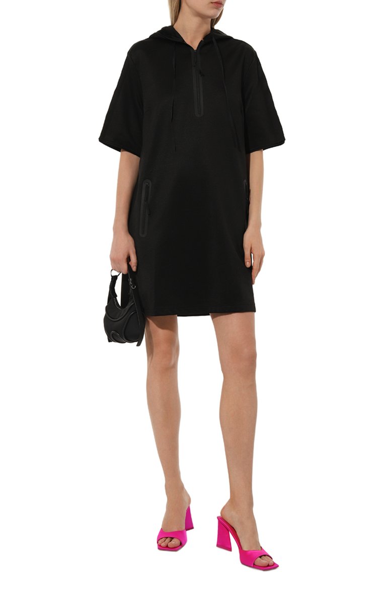 Женское платье GUCCI черного цвета, арт. 695803/XJDS5 | Фото 2 (Рукава: Короткие; Случай: Повседневный; Стили: Кэжуэл; Материал внешний: Хлопок, Синтетический материал; Женское Кросс-КТ: Платье-одежда; Длина Ж (юбки, платья, шорты): Мини)