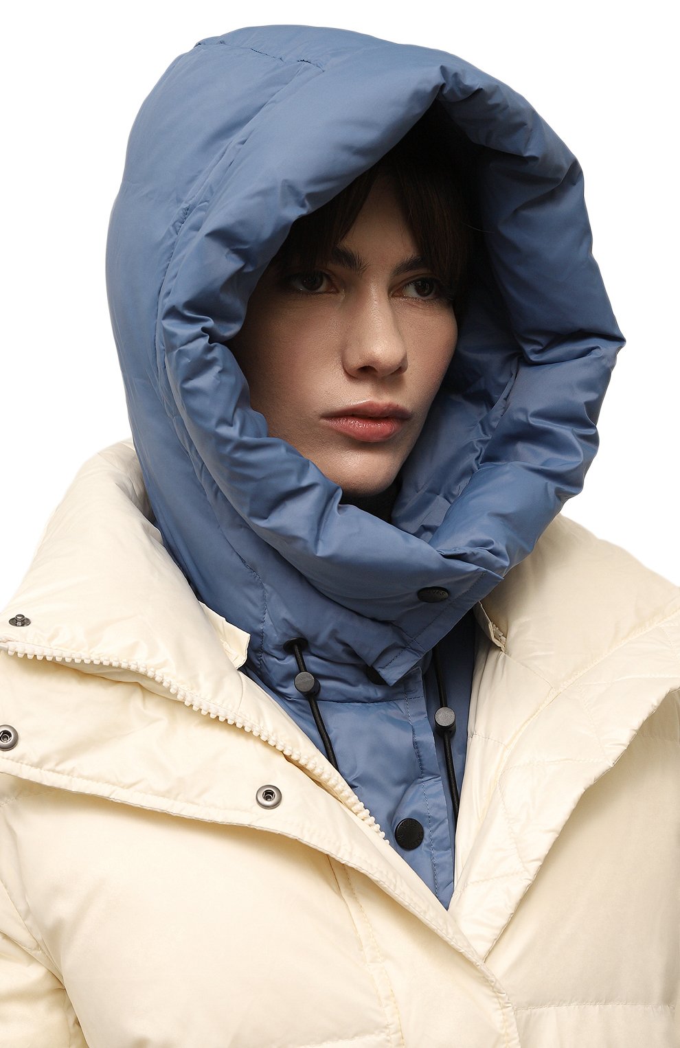 Пуховый капюшон YS ARMY PARIS голубого цвета по цене 25200 руб., арт. 22WFA067XXF64W/A1029, фото 2 Пуховый капюшон YS ARMY PARIS, арт. 22WFA067XXF64W/A1029, фото 2