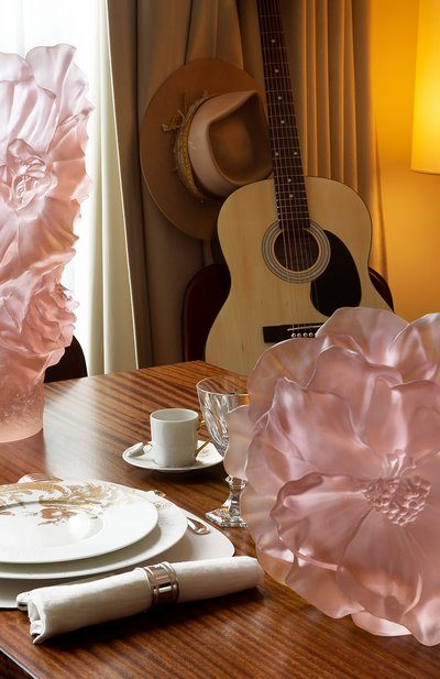 Ваза camelia magnum DAUM розового цвета по цене 3455000 руб., арт. 05742-1, фото 4 Ваза camelia magnum DAUM, арт. 05742-1, фото 4