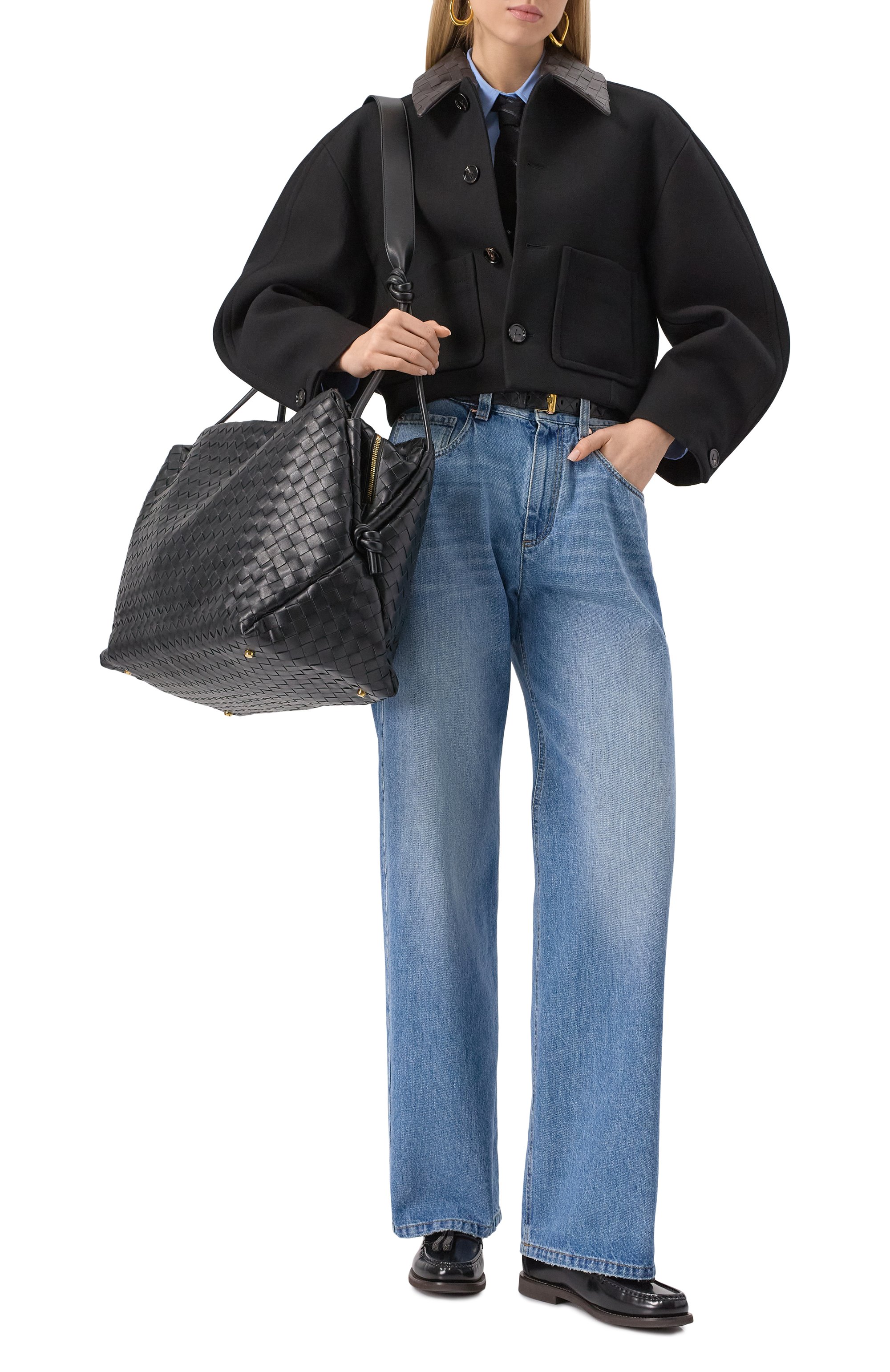 Сумка loop weekender large BOTTEGA VENETA черного цвета по цене 699500 руб., арт. 799584/V2HL1, фото 7 Сумка loop weekender large BOTTEGA VENETA, арт. 799584/V2HL1, фото 7