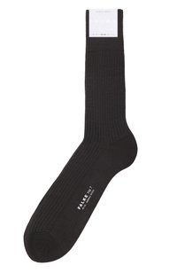 Темно-коричневый