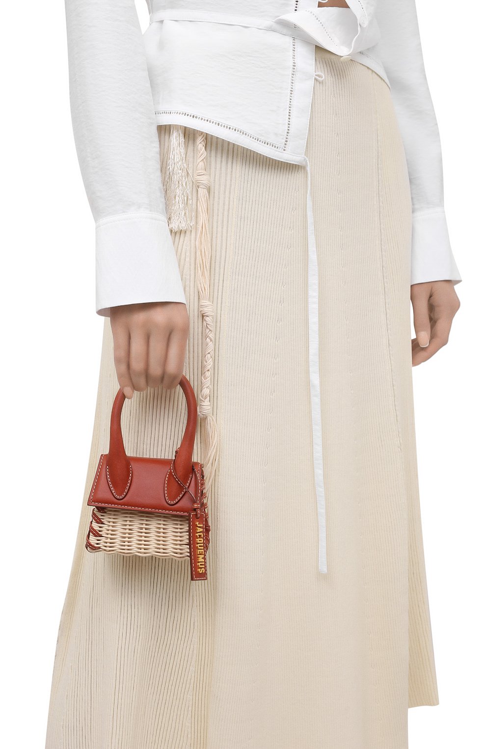 Сумка le chiquito mini JACQUEMUS оранжевого цвета по цене 83350 руб., арт. 211BA01/303490, фото 2 Сумка le chiquito mini JACQUEMUS, арт. 211BA01/303490, фото 2