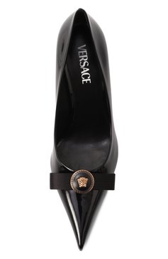 Женские лакированные туфли gianni ribbon 85 VERSACE черного цвета, арт. 1013083/1A08983 | Фото 6 (Драгоценные камни: Проставлено; Материал внешний: Натуральная кожа; Каблук высота: Высокий; Материал сплава: Проставлено; Материал внутренний: Натуральная кожа; Подошва: Плоская; Каблук тип: Шпилька)