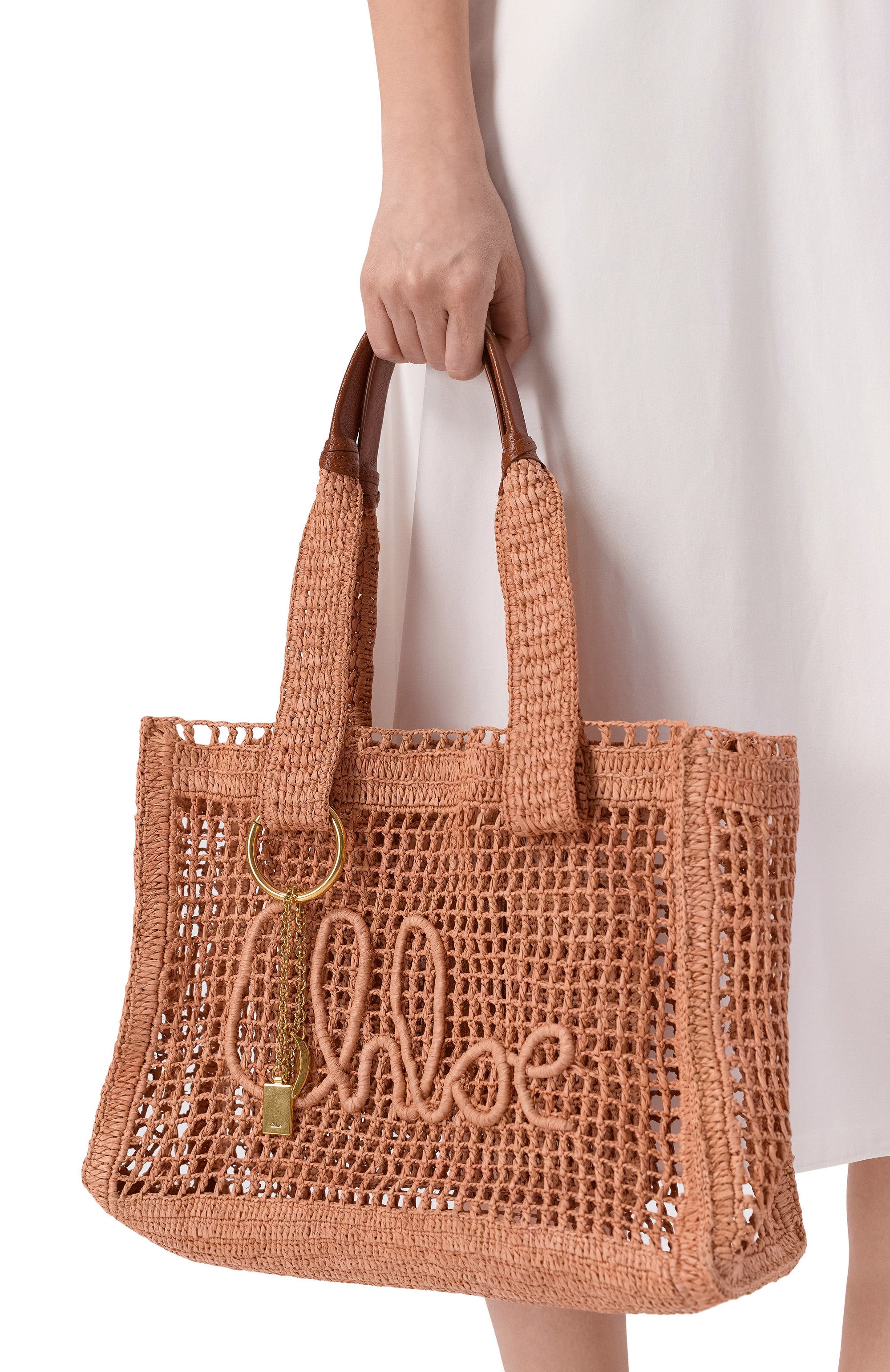 Сумка summer banana CHLOÉ бежевого цвета по цене 184500 руб., арт. CH26US904P08, фото 2 Сумка summer banana CHLOÉ, арт. CH26US904P08, фото 2