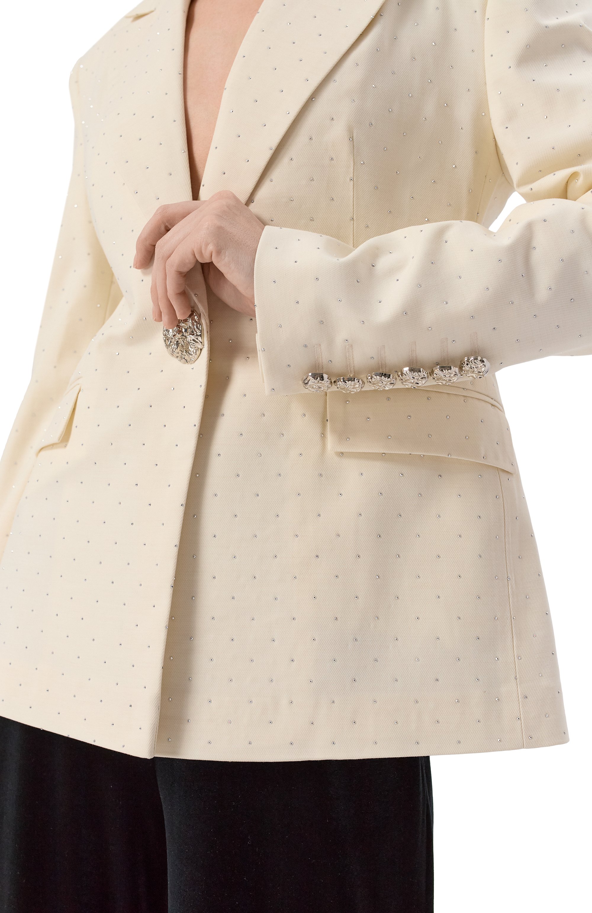 Жакет с отделкой стразами ALINE кремового цвета по цене 44500 руб., арт. AL043601, фото 5 Жакет с отделкой стразами ALINE, арт. AL043601, фото 5