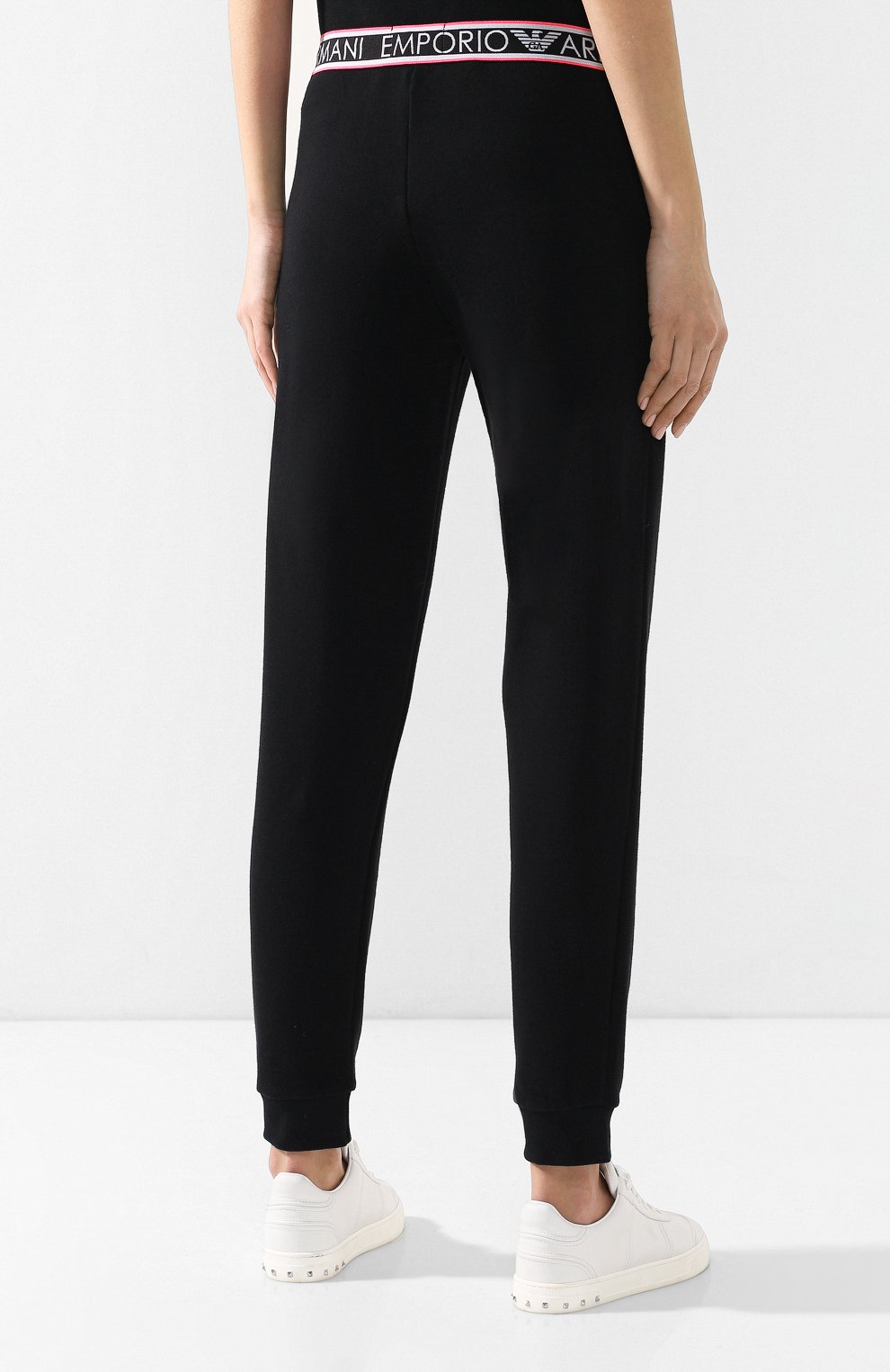 Хлопковые джоггеры EMPORIO ARMANI черного цвета по цене 12400 руб., арт. 163832/9P287, фото 4 Хлопковые джоггеры EMPORIO ARMANI, арт. 163832/9P287, фото 4