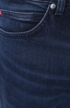 Мужские джинсы slim fit HUGO синего цвета, арт. 50530610 | Фото 6 (Длина (брюки, джинсы): Стандартные; Детали: Делаве; Кросс-КТ: Деним; Силуэт М (брюки): Прямые; Материал внешний: Деним, Хлопок; Стили: Повседневный; Автоматизация ТО: Проставлено; Автоматизация состава: Проставлено)