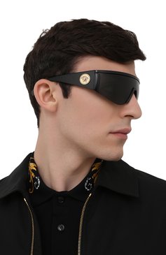 Женские солнцезащитные очки VERSACE черного цвета, арт. 2197-126187 | Фото 3 (Тип очков: С/з; Региональные ограничения белый список (Axapta Mercury): RU, Не проставлено; Кросс-КТ: С/з-унисекс; Нос: Не проставлено; Материал: Пластик; Оптика Гендер: оптика-унисекс; Очки форма: Маска)