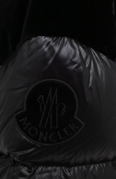 Пуховик MONCLER черного цвета по цене 82850 руб., арт. F2-093-1A52B-00-C0232, фото 5 Пуховик MONCLER, арт. F2-093-1A52B-00-C0232, фото 5