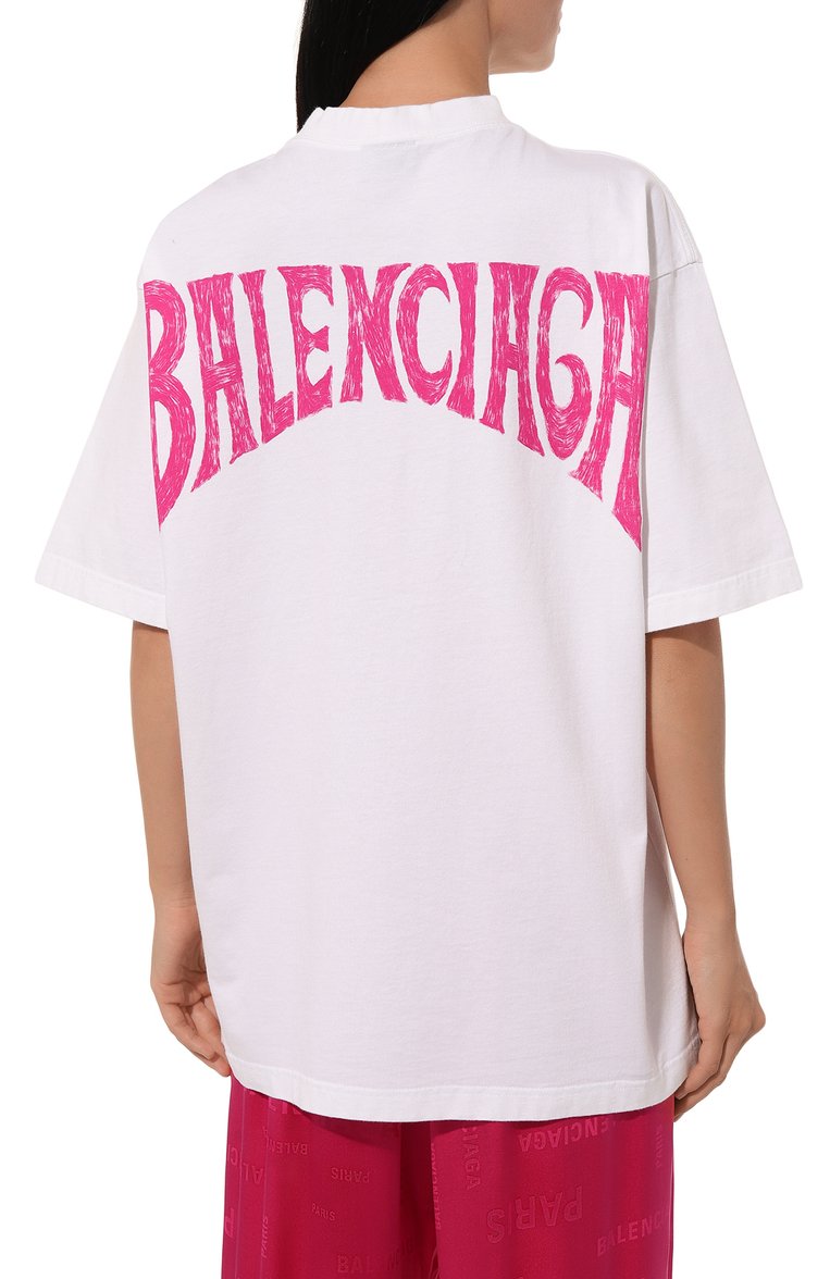 Женская хлопковая футболка BALENCIAGA белого цвета, арт. 764235/TPVL9 | Фото 4 (Длина (для топов): Удлиненные; Рукава: Короткие; Материал внешний: Хлопок; Принт: С принтом; Стили: Гранж)