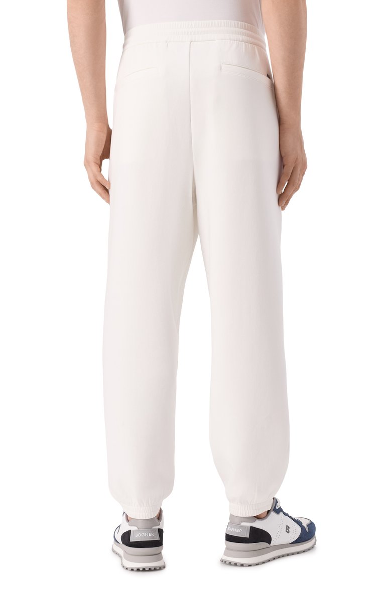 Мужские хлопковые джоггеры EMPORIO ARMANI белого цвета, арт. EM001746/AF10013 | Фото 4 (Материал внешний: Хлопок, Синтетический материал; Длина (брюки, джинсы): Стандартные; Силуэт М (брюки): Джоггеры; Стили: Спорт-шик)