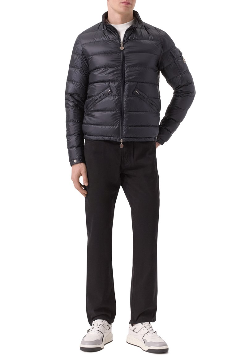 Мужская пуховая куртка agay MONCLER темно-синего цвета, арт. 1A00070/53279 | Фото 2 (Материал подклада: Синтетический материал; Длина (верхняя одежда): Короткие; Рукава: Длинные; Материал утеплителя: Пух и перо; Материал внешний: Синтетический материал; Кросс-КТ: Утепленные; Стили: Кэжуэл; Автоматизация состава: Проставлено; Автоматизация ТО: Проставлено)