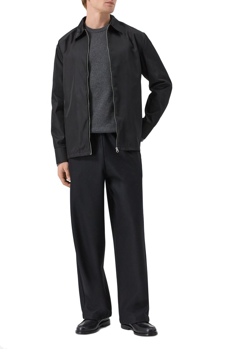 Мужские шерстяные брюки JIL SANDER черного цвета, арт. J61KA0043/J40045 | Фото 2 (Материал внешний: Шерсть; Материал сплава: Проставлено; Драгоценные камни: Проставлено; Длина (брюки, джинсы): Стандартные; Стили: Спорт-шик; Случай: Повседневный; Силуэт М (брюки): Прямые)